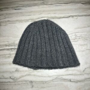 Final Price- No offers! Banana Republic Cashmere Gray Beanie